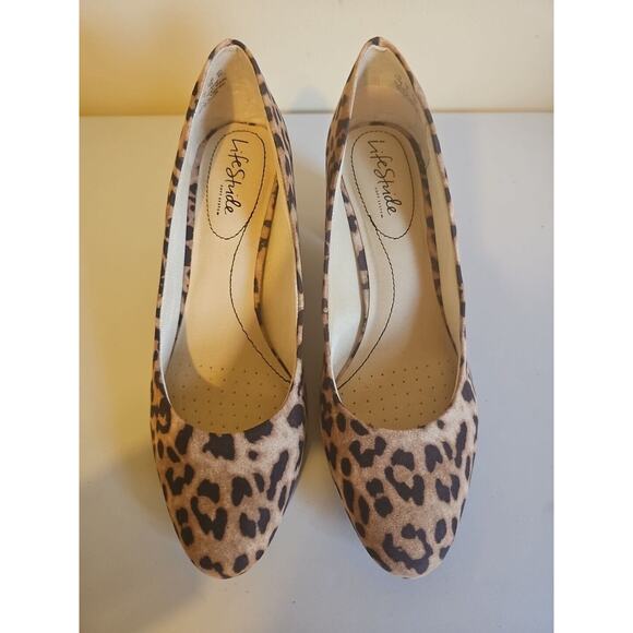 Life Stride Tylor Womens Size 8.5 Cushioned Footbed Slip-On Pumps‎ Leopard - Picture 2 of 13